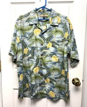 Tommy Bahama Shirt 100% Silk Hawaiian Men’s Medium Blue Green Tropical Camp
